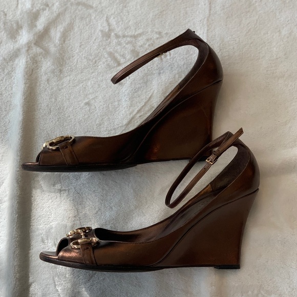 Gucci Vintage Bronze Wedges with Gold Horsebit Accent, Size 10.5! - Picture 4 of 10